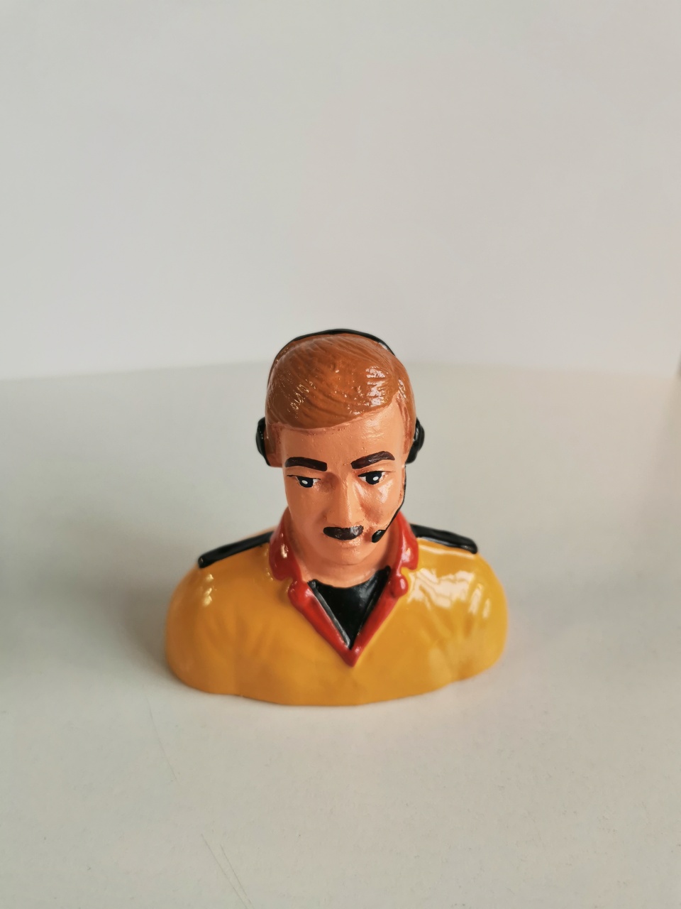 Simprop Sport Pilotenb&uuml;ste gelb - 84mm x 82mm